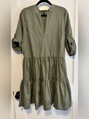 ELLENTRACY Tiered Mini Dress in Green Size Large Like New. **belt not included